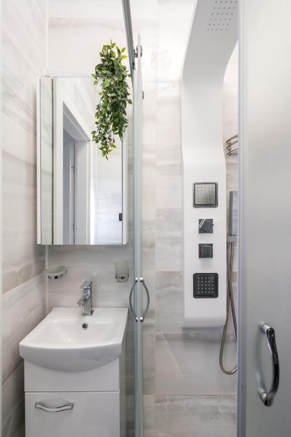 Light-Monza-Unirii Apartment Bucureşti Ngoại thất bức ảnh